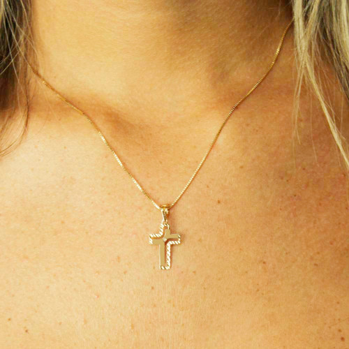 Pingente Crucifixo Dourado com Diamante de Ouro 18k